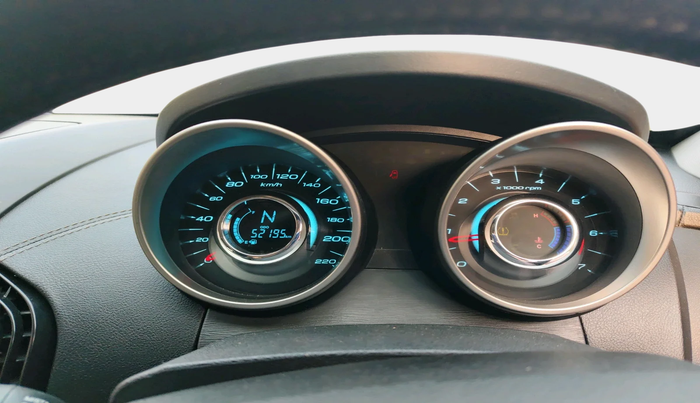 2019 Mahindra XUV500 W11, Diesel, Manual, 52,195 km, interior