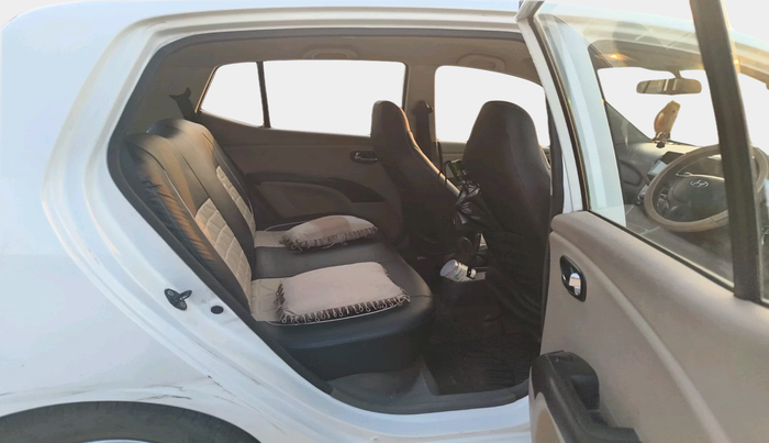 2011 Hyundai i10 MAGNA 1.2, Petrol, Manual, 57,365 km, interior