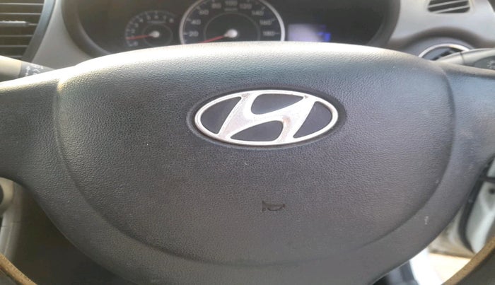 2011 Hyundai i10 MAGNA 1.2, Petrol, Manual, 57,365 km, interior