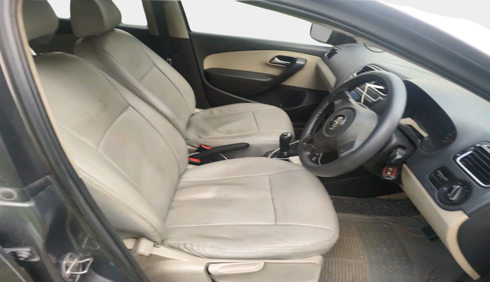 2011 Volkswagen Polo COMFORTLINE 1.2L, Diesel, Manual, 1,05,136 km, interior