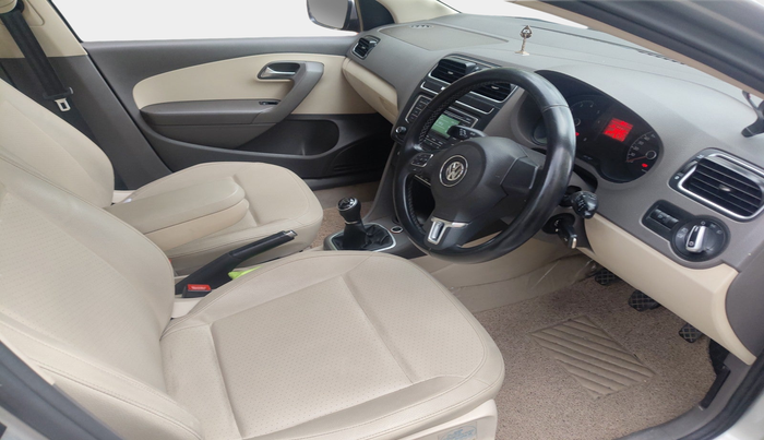 2013 Volkswagen Vento HIGHLINE 1.6 MPI, Petrol, Manual, 65,439 km, interior