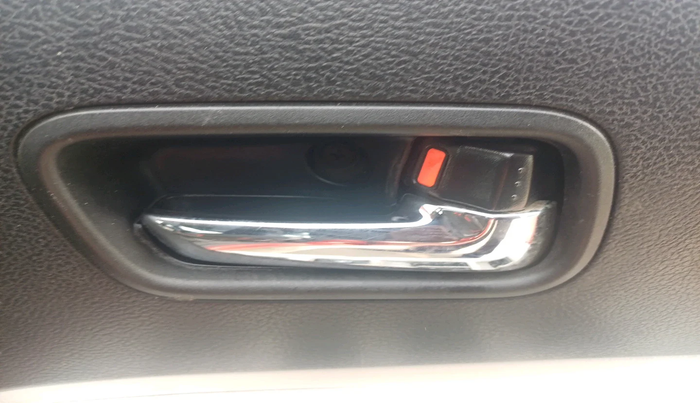 2017 Maruti IGNIS DELTA 1.2, Petrol, Manual, 1,60,986 km, interior