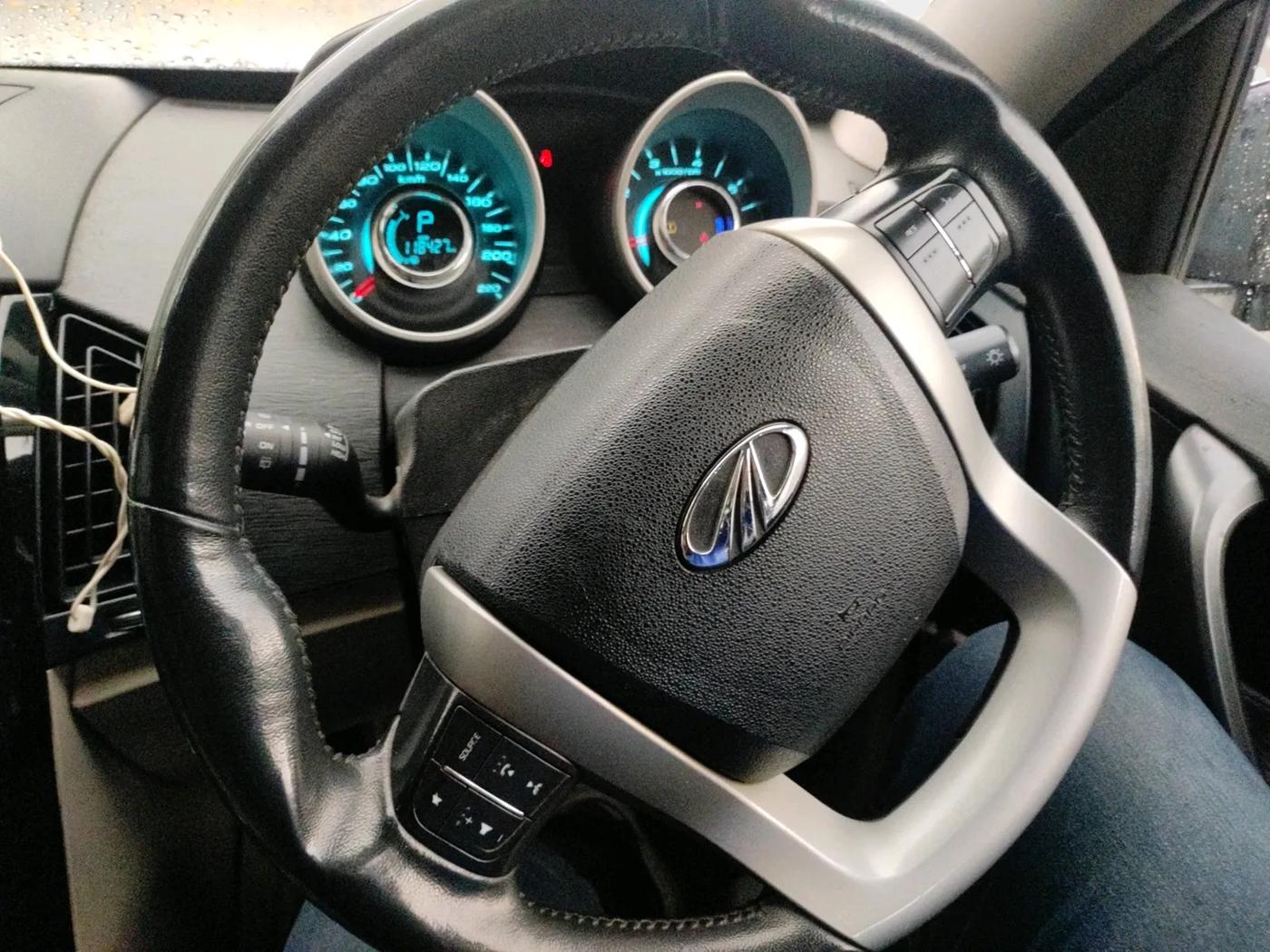 2017 Mahindra XUV500 W10 AWD AT, Diesel, Automatic, 1,19,000 km, interior