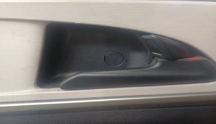 2024 Mahindra XUV700 AX 5 P AT 5 STR, Petrol, Automatic, 34,143 km, interior