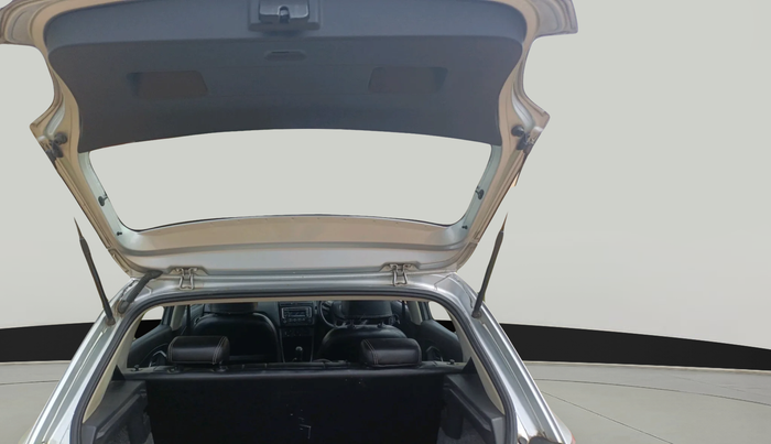 2015 Volkswagen Polo COMFORTLINE 1.5L, Diesel, Manual, 1,31,581 km, exterior