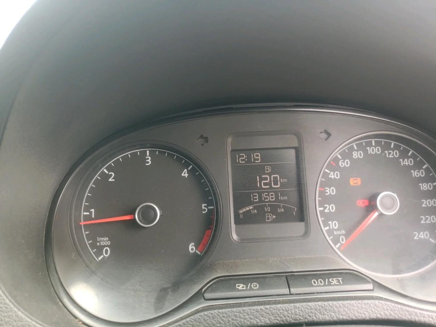 2015 Volkswagen Polo COMFORTLINE 1.5L, Diesel, Manual, 1,31,581 km, interior