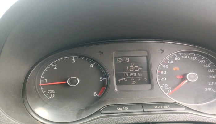 2015 Volkswagen Polo COMFORTLINE 1.5L, Diesel, Manual, 1,31,581 km, interior