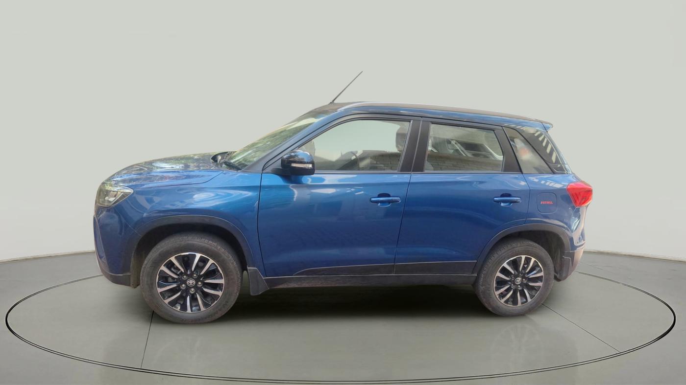 2022 Toyota URBAN CRUISER PREMIUM GRADE MT DUAL TONE, Petrol, Manual, 17,230 km, exterior