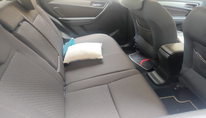 2022 Toyota URBAN CRUISER PREMIUM GRADE MT DUAL TONE, Petrol, Manual, 17,230 km, interior