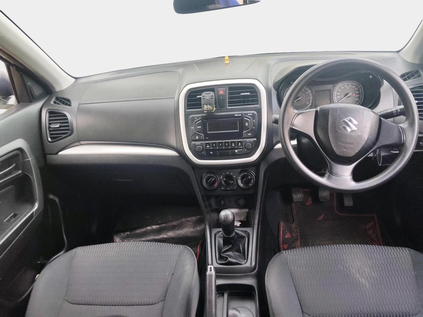 2021 Maruti Vitara Brezza LXI, Petrol, Manual, 19,850 km, interior
