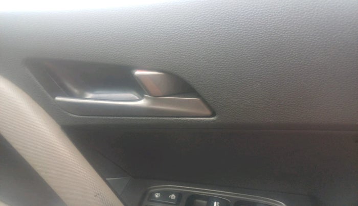 2017 Hyundai Creta SX PLUS 1.6 PETROL, Diesel, Manual, 1,45,622 km, interior