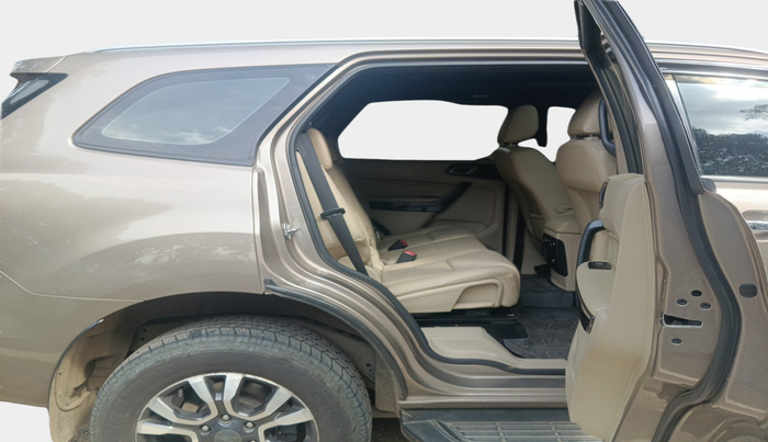 2020 Ford Endeavour TITANIUM PLUS 2.0 4X4 AT SUNROOF, Diesel, Automatic, 1,26,086 km, interior