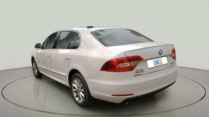 2014 Skoda Superb ELEGANCE 1.8 TSI AT, Petrol, Automatic, 2,23,959 km, exterior