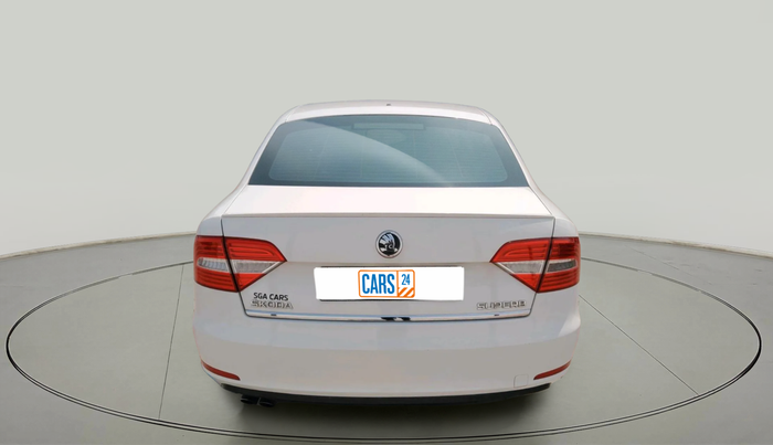2014 Skoda Superb ELEGANCE 1.8 TSI AT, Petrol, Automatic, 2,23,959 km, exterior