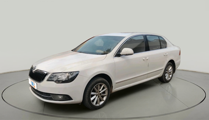 2014 Skoda Superb ELEGANCE 1.8 TSI AT, Petrol, Automatic, 2,23,959 km, exterior