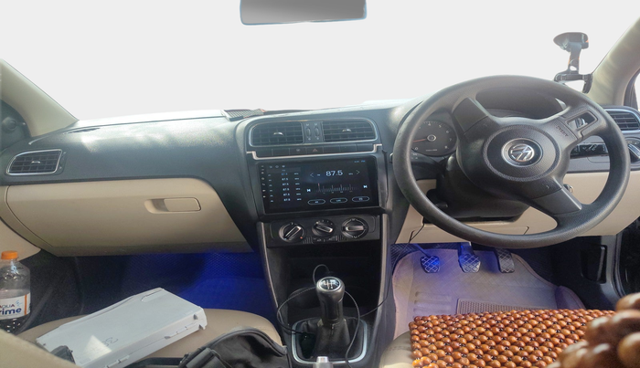 2011 Volkswagen Polo COMFORTLINE 1.2L PETROL, Petrol, Manual, 1,37,449 km, interior