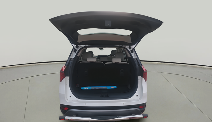 2021 Mahindra XUV700 AX 7 LUXURY P AT 7 STR, Petrol, Automatic, 16,50,000 km, exterior