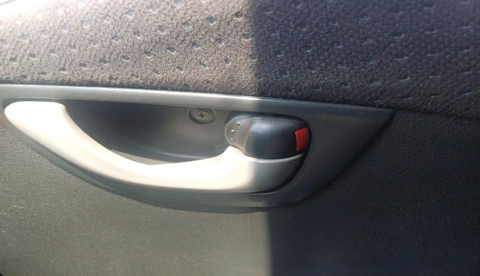 2012 Honda Jazz 1.2L I-VTEC X, Petrol, Manual, 1,09,572 km, interior