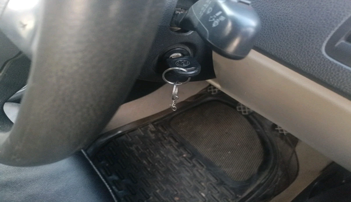 2011 Volkswagen Polo TRENDLINE 1.2L PETROL, Petrol, Manual, 1,06,703 km, interior