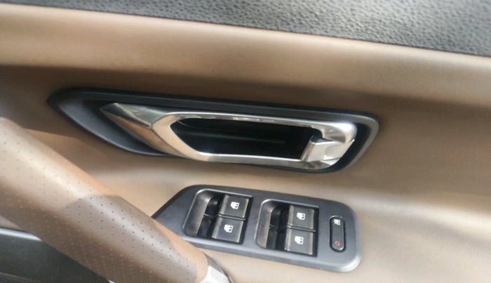 2020 Tata Harrier XZA PLUS 2.0L, Diesel, Automatic, 91,931 km, interior