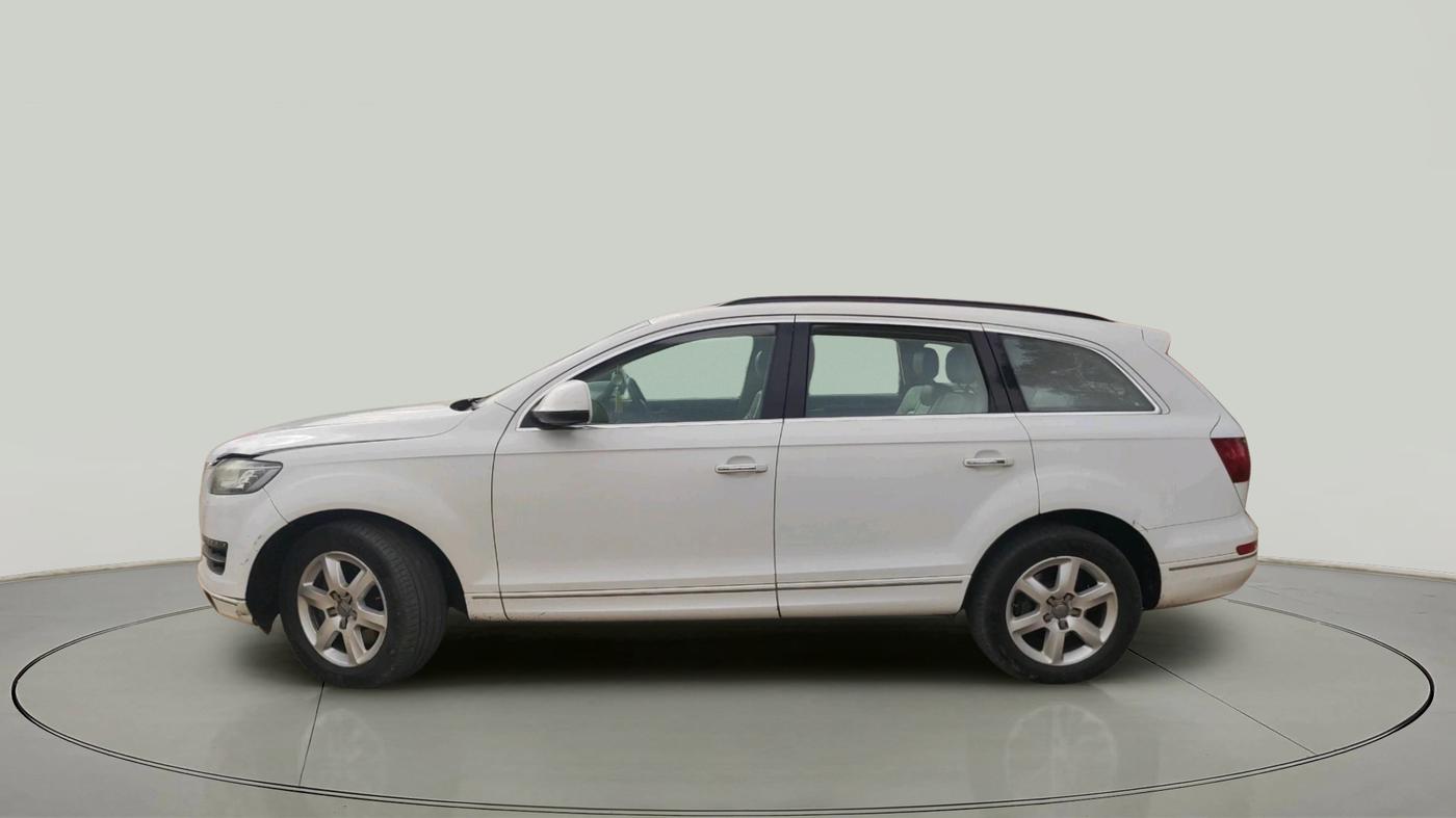 2011 Audi Q7 3.0 TDI QUATTRO, Diesel, Automatic, 1,24,142 km, exterior