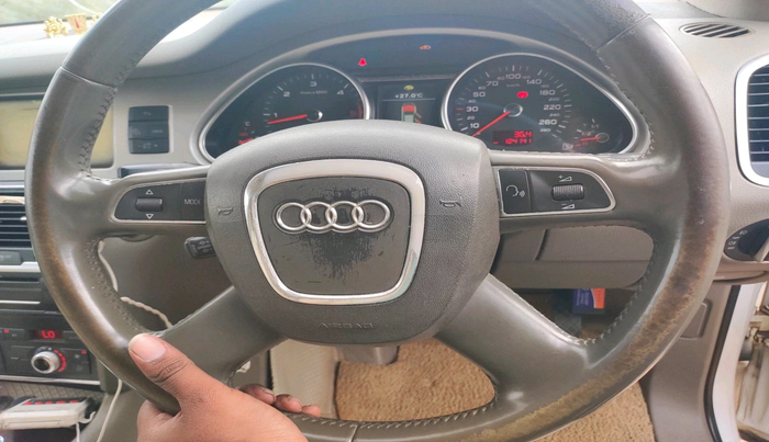 2011 Audi Q7 3.0 TDI QUATTRO, Diesel, Automatic, 1,24,141 km, interior