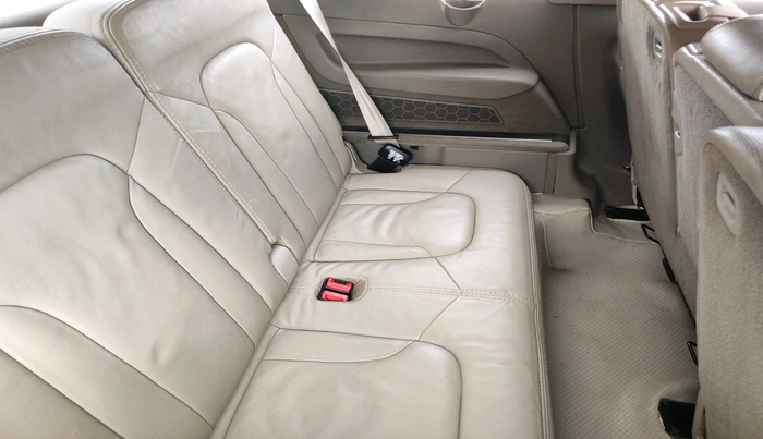 2011 Audi Q7 3.0 TDI QUATTRO, Diesel, Automatic, 1,24,141 km, interior