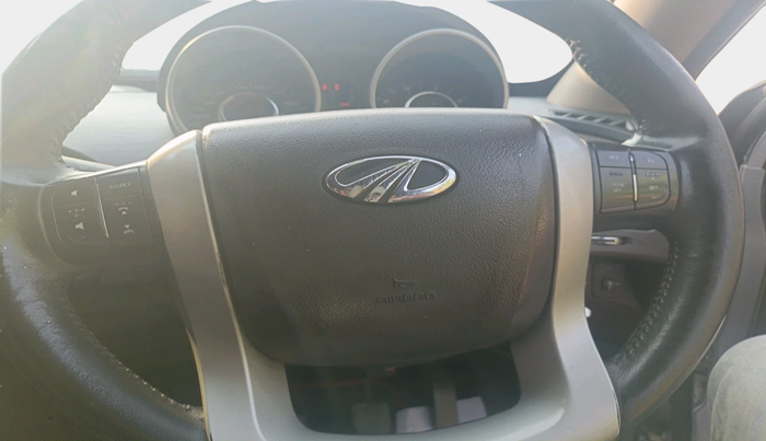 2014 Mahindra XUV500 W8, Diesel, Manual, 2,19,747 km, interior