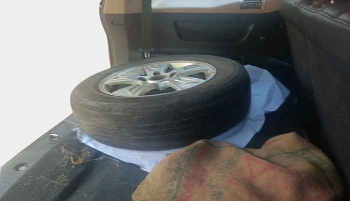 2014 Mahindra XUV500 W8, Diesel, Manual, 2,19,747 km, interior