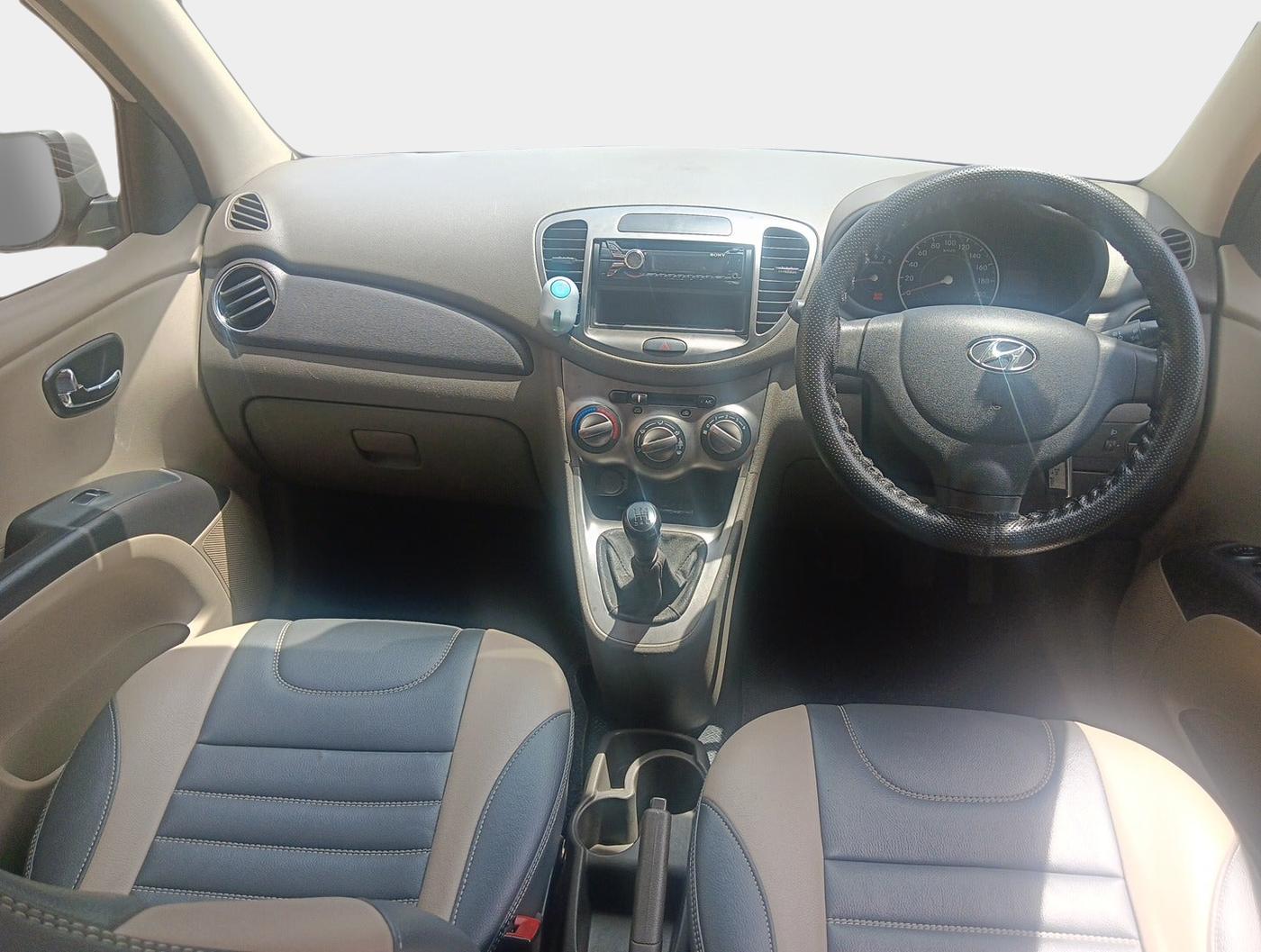 2013 Hyundai i10 MAGNA 1.2, Petrol, Manual, 69,489 km, interior