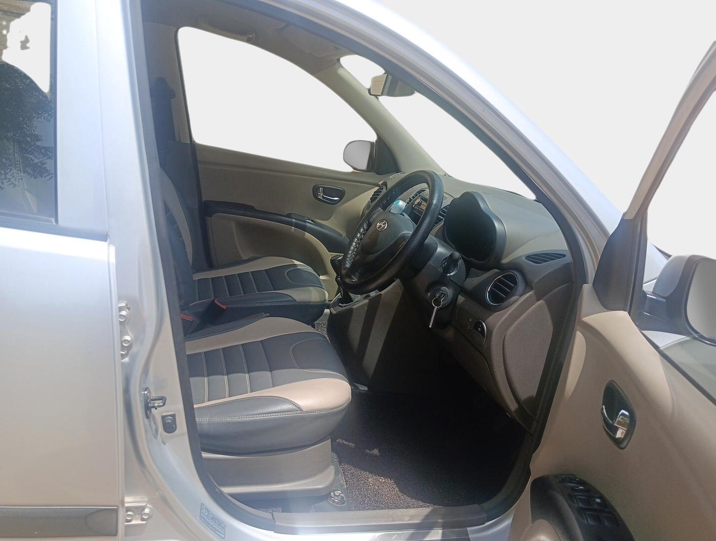 2013 Hyundai i10 MAGNA 1.2, Petrol, Manual, 69,489 km, interior