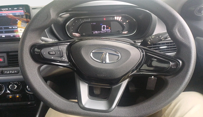 2021 Tata NEXON XM SUNROOF PETROL, Petrol, Manual, 39,736 km, interior