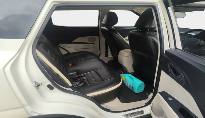 2020 Mahindra XUV300 W6 1.5 DIESEL AMT, Diesel, Automatic, 82,988 km, interior