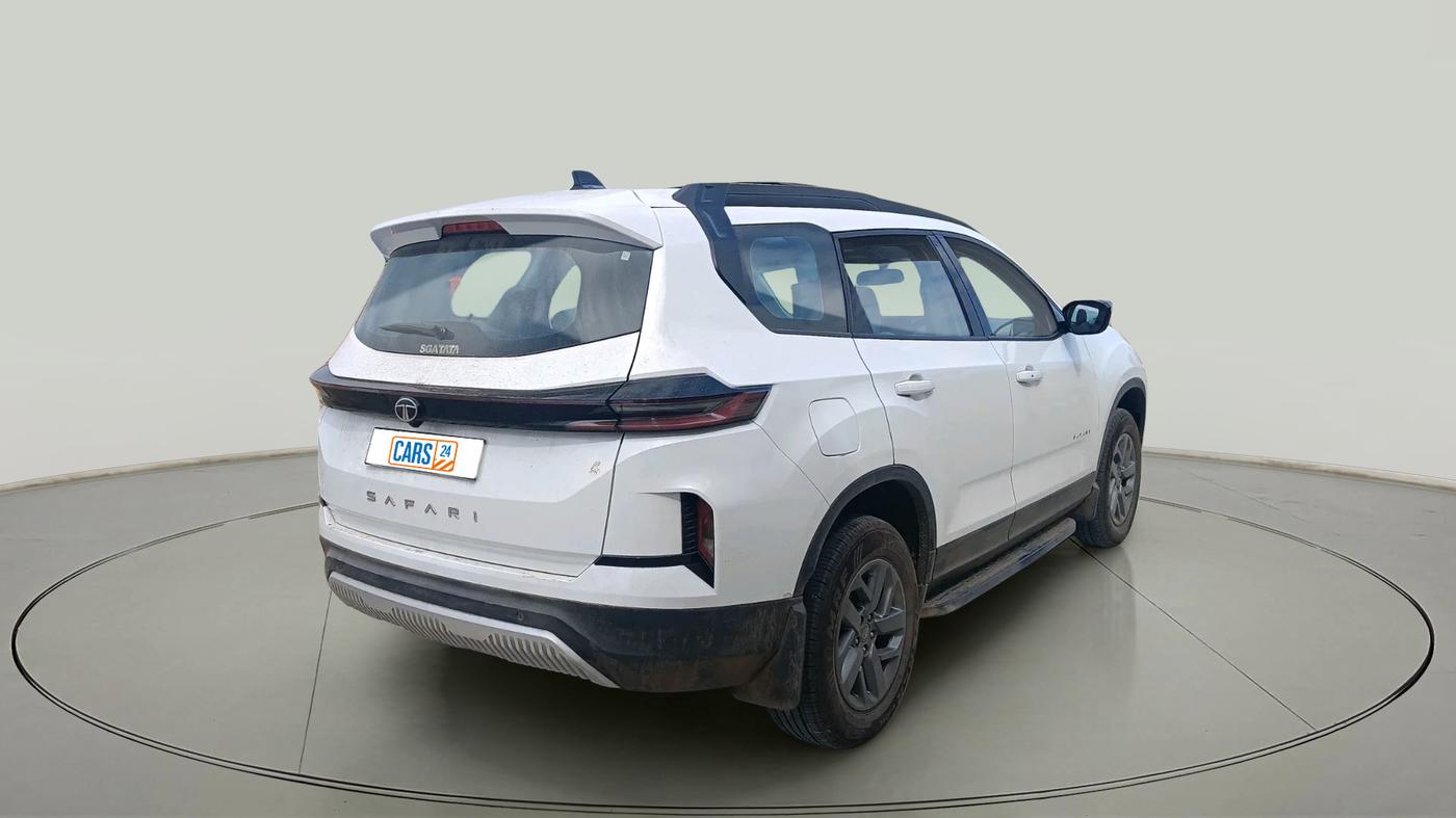 2025 Tata Safari PURE PLUS S AT, Diesel, Automatic, 12,400 km, exterior