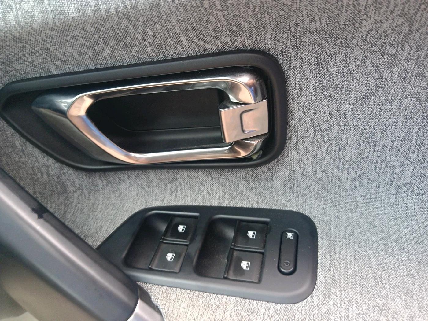 2025 Tata Safari PURE PLUS S AT, Diesel, Automatic, 12,400 km, interior