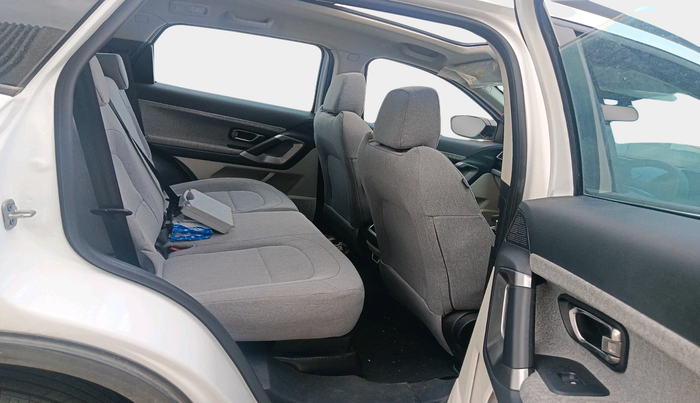 2025 Tata Safari PURE PLUS S AT, Diesel, Automatic, 12,355 km, interior