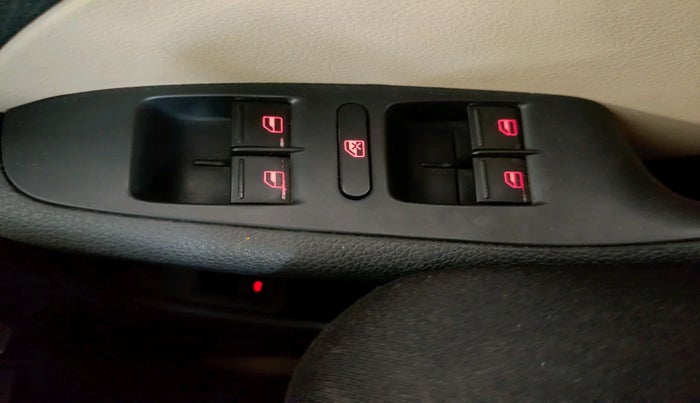 2015 Volkswagen Jetta HIGHLINE TDI AT, Diesel, Automatic, 1,21,021 km, interior