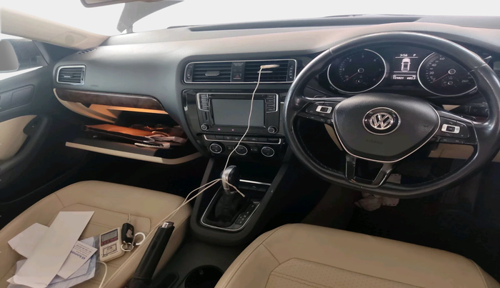 2015 Volkswagen Jetta HIGHLINE TDI AT, Diesel, Automatic, 1,21,021 km, interior