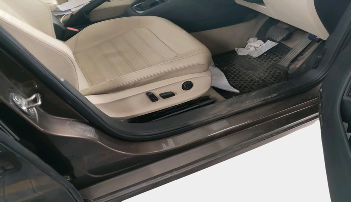 2015 Volkswagen Jetta HIGHLINE TDI AT, Diesel, Automatic, 1,21,021 km, interior