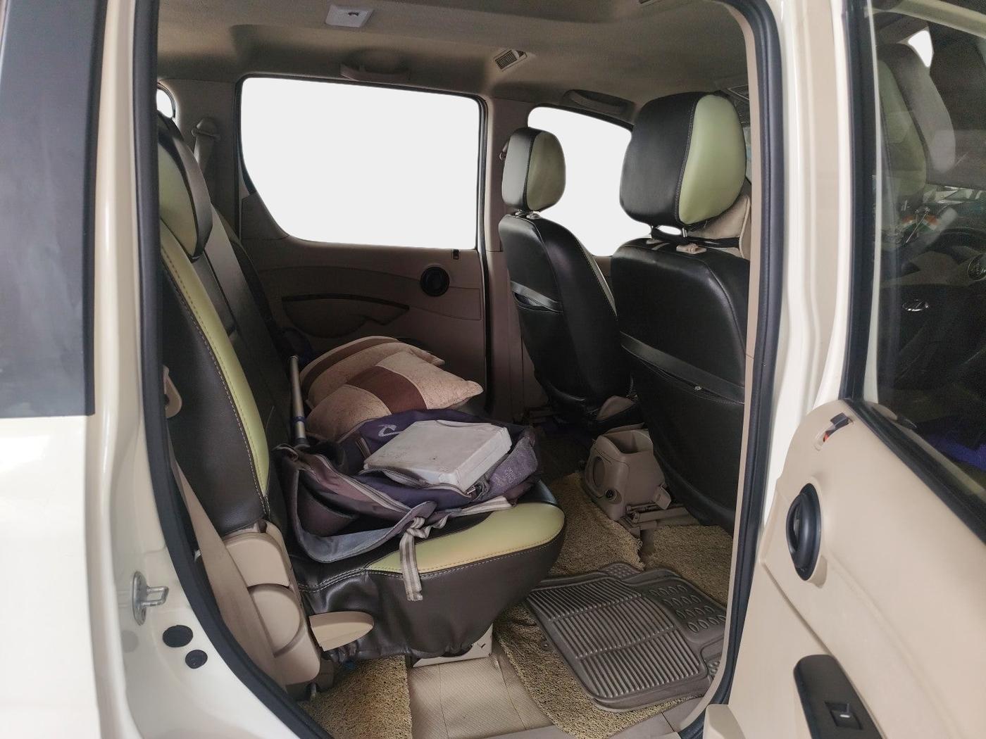 2015 Mahindra Xylo D4, Diesel, Manual, 74,989 km, interior