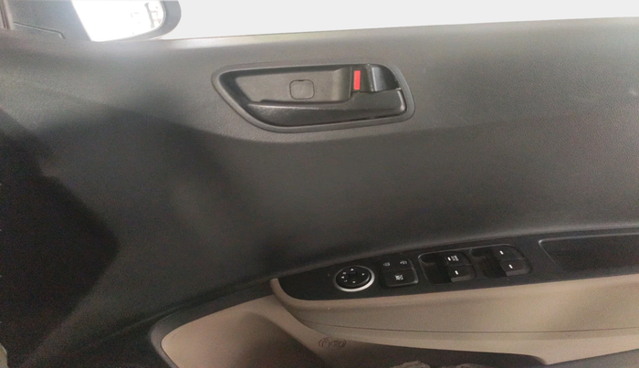 2016 Hyundai Grand i10 MAGNA AT 1.2 KAPPA VTVT, Petrol, Automatic, 32,380 km, interior