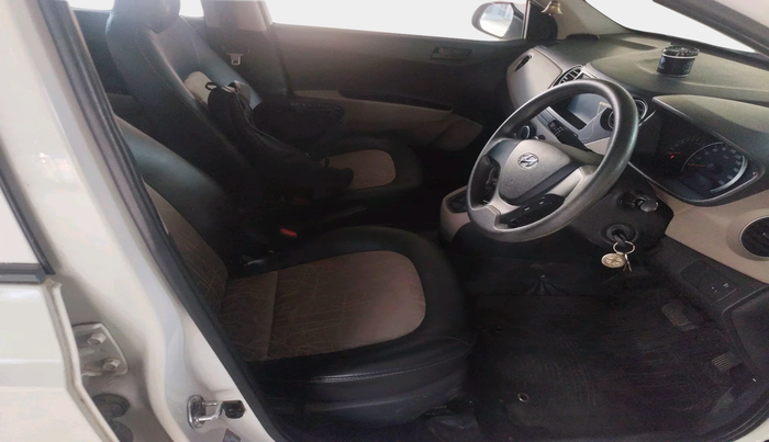 2016 Hyundai Grand i10 MAGNA AT 1.2 KAPPA VTVT, Petrol, Automatic, 32,380 km, interior