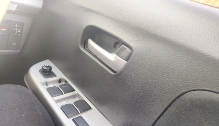 2012 Maruti Wagon R 1.0 VXI, Petrol, Manual, 56,000 km, interior