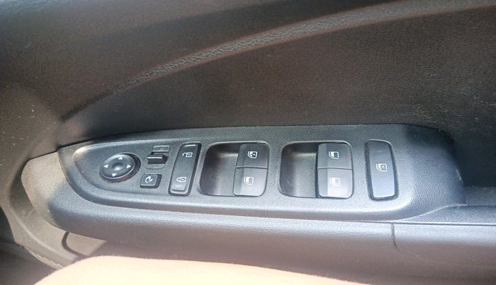 2021 Hyundai VENUE SX 1.5 (O) EXECUTIVE CRDI, Diesel, Manual, 42,073 km, interior