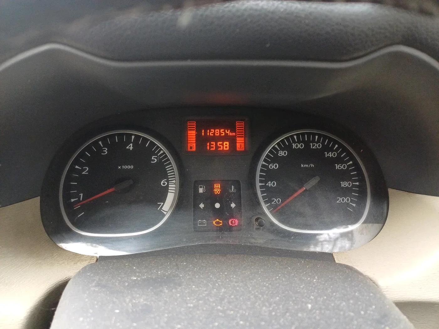 2013 Renault Duster 110 PS RXZ DIESEL, Diesel, Manual, 1,12,854 km, interior