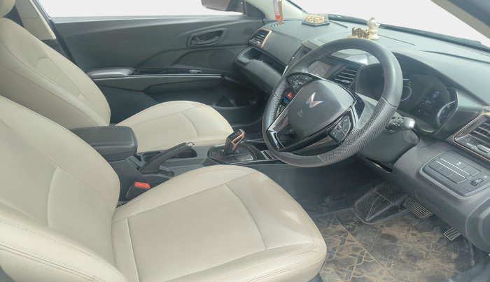 2023 Mahindra XUV400 EL 7.2 KW, Electric, Automatic, 26,651 km, interior