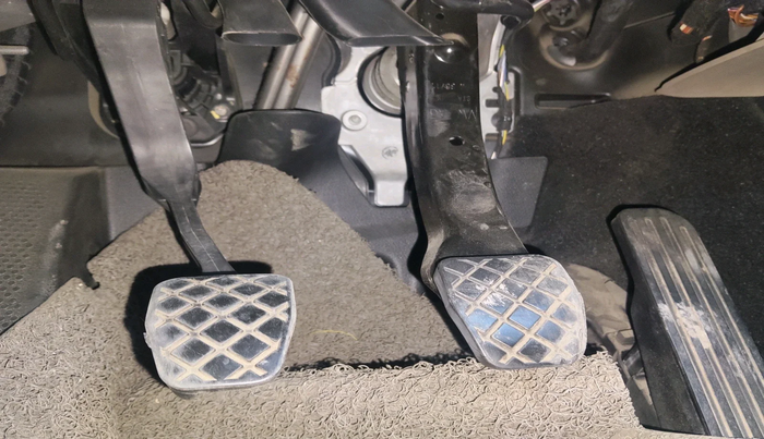 2012 Skoda Yeti AMBITION 2.0 TDI CR 4X2, Diesel, Manual, 1,06,371 km, interior