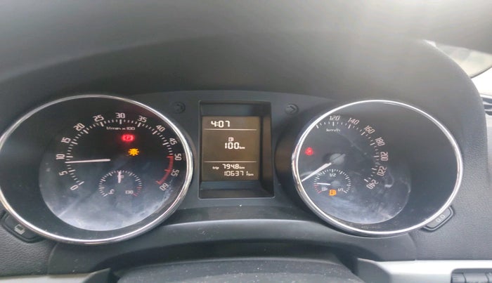 2012 Skoda Yeti AMBITION 2.0 TDI CR 4X2, Diesel, Manual, 1,06,371 km, interior