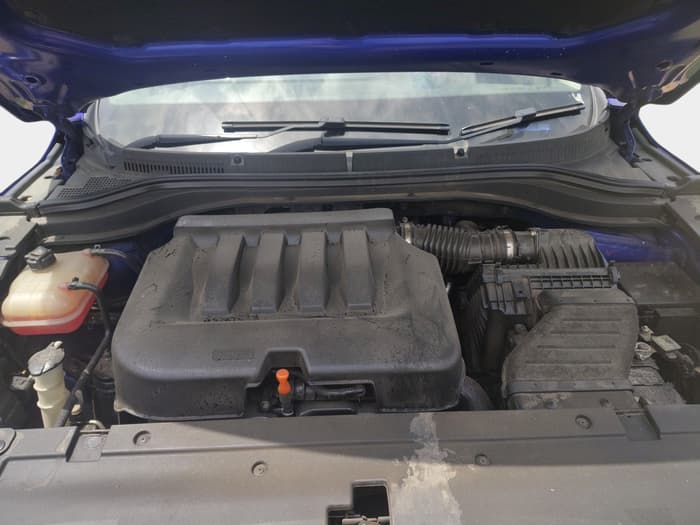 2023 Mahindra XUV700 AX 7 P AT 7 STR, Petrol, Automatic, 45,742 km, exterior