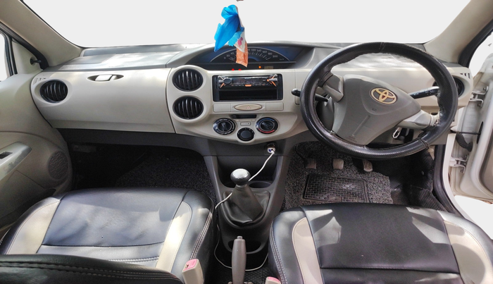 2013 Toyota Etios G, Petrol, Manual, 1,33,765 km, interior